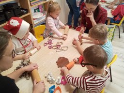 2025-12-02 Piernikowo i lukrowo u Biedronek